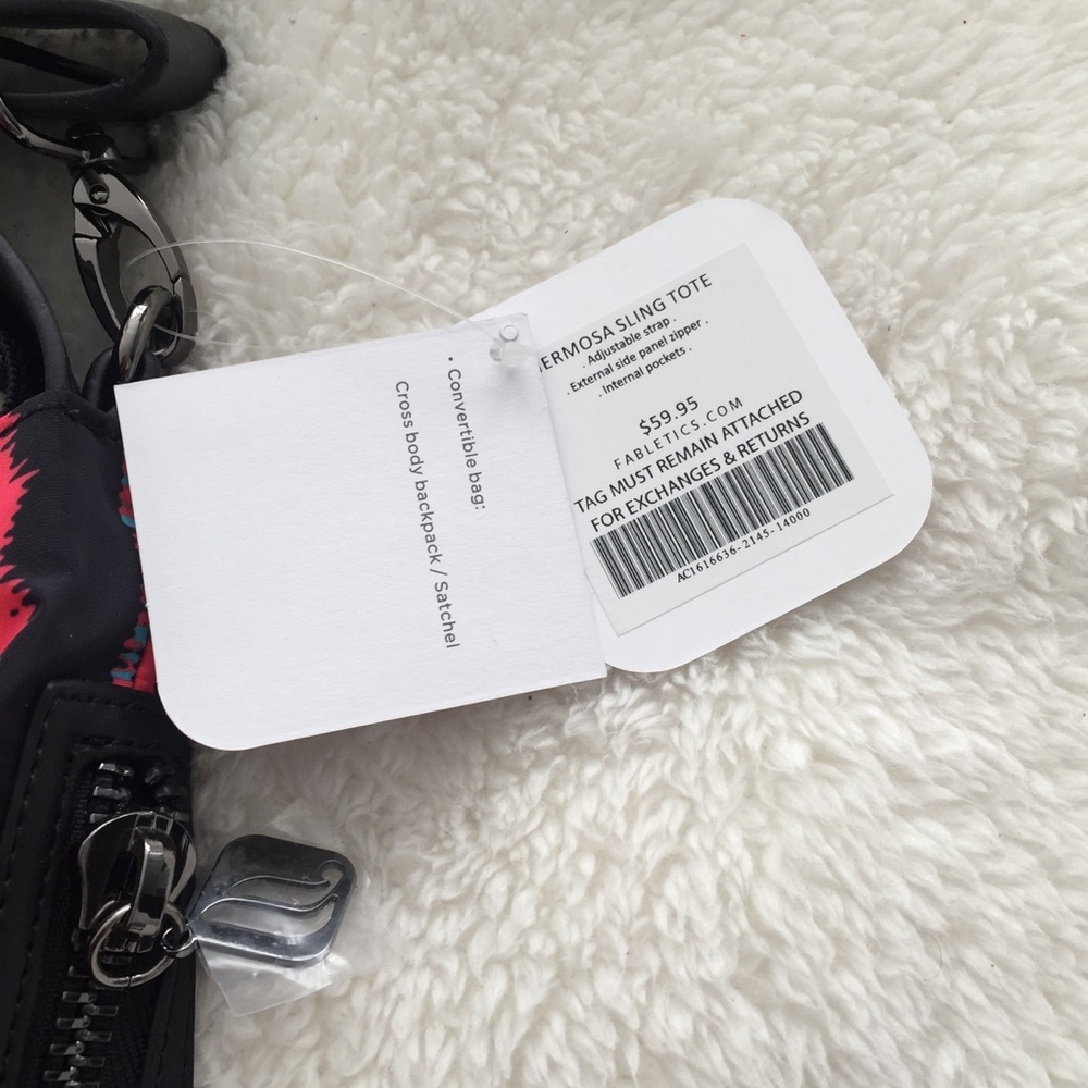 New Fabletics Hermosa Sling Tote in Heat Wave - Picture 5 of 8